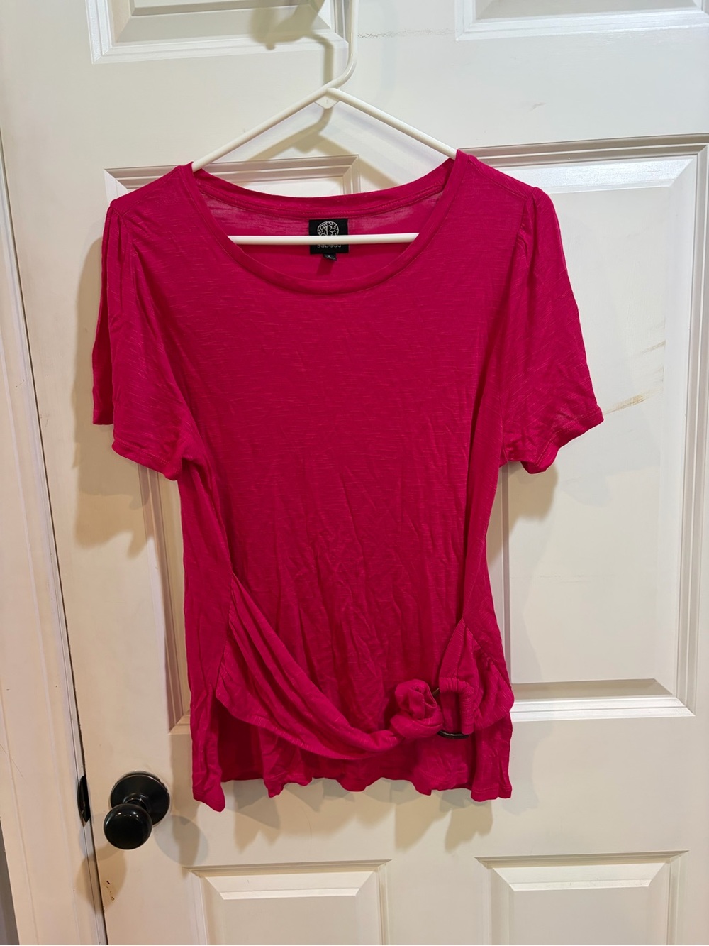 NWOT Bobeau Solid Knot-Hem Hot Pink Top